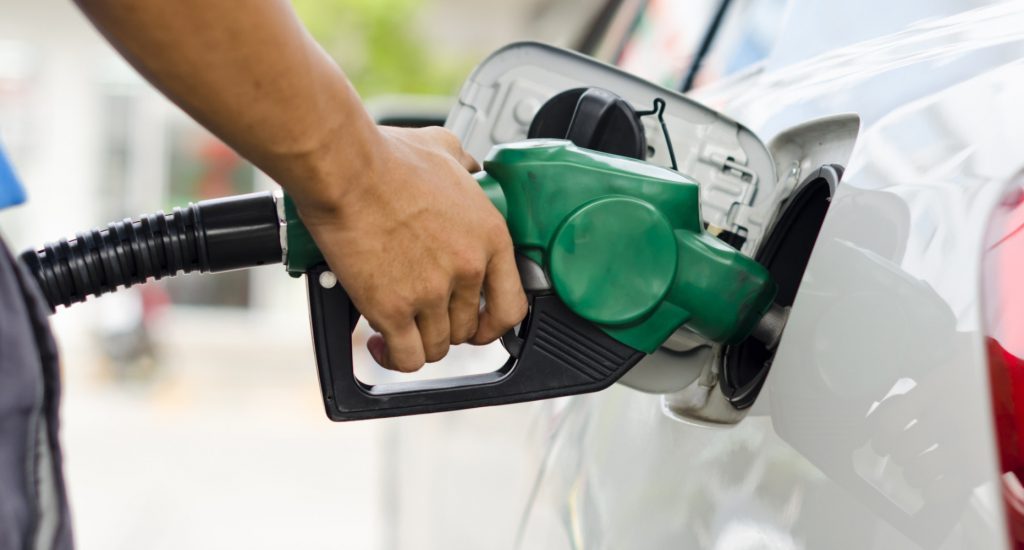Combustibles suben entre 90 centavos y RD$5.50 por galón
