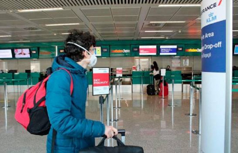 Italia elimina distancia de un metro en aviones si se adoptan filtros de aire