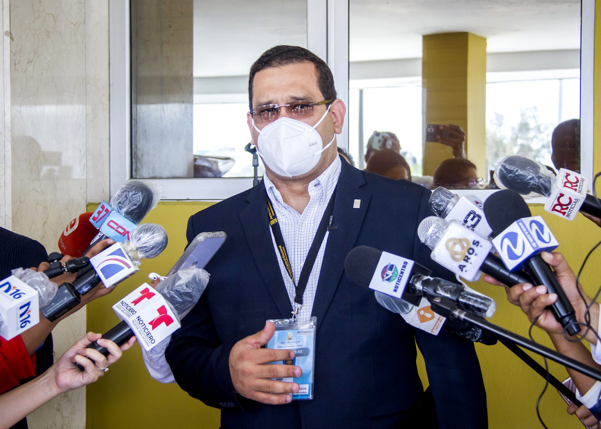 151 observadores internacionales en las elecciones; IFES llega hoy al país