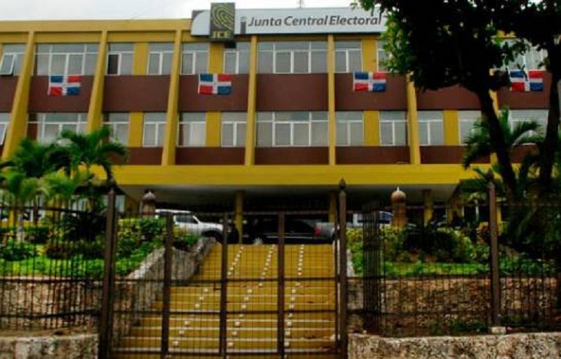 JCE solicita al presidente Abinader presupuesto por más de RD$7.4 mil ...