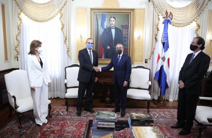 Abinader designa tres comisiones y revela lo tratado con Danilo Medina