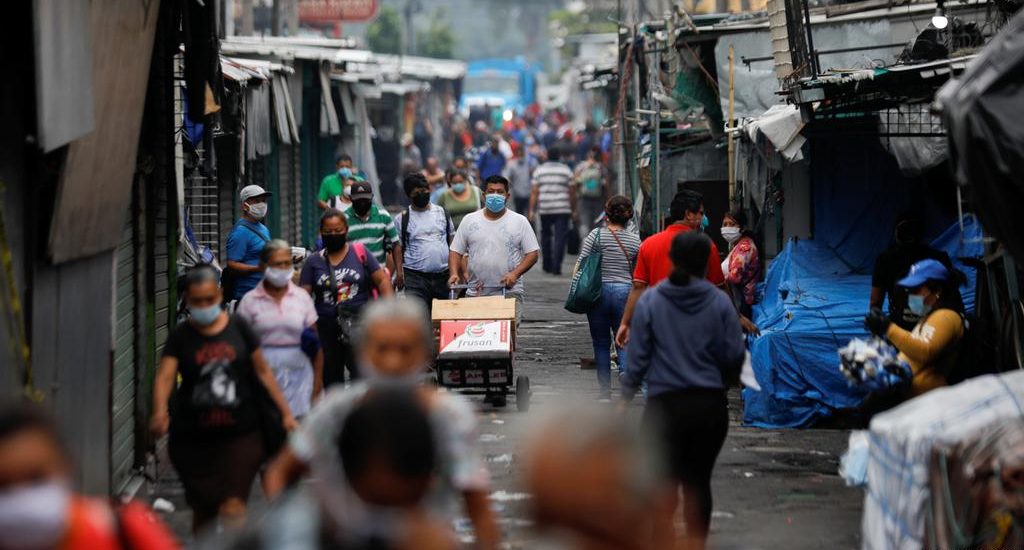 Brasil cierra junio con 1,4 millones de casos y casi 60.000 muertes por COVID