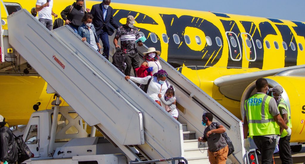 Haití recibe los primeros vuelos comerciales tras reabrir sus aeropuertos