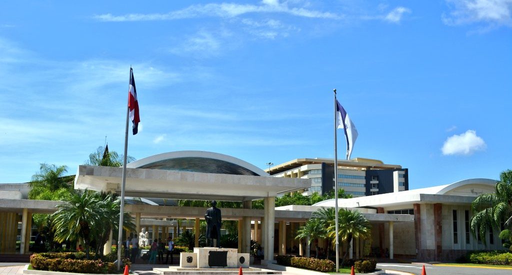 Uasd Inicio La UASD, la universidad más antigua de América, reinicia labores este ...