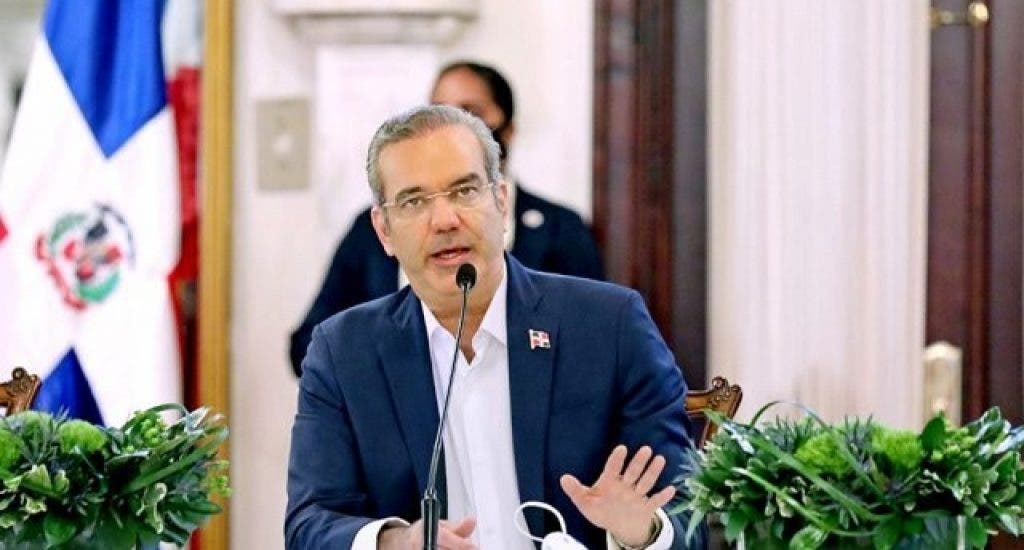Presidente Abinader afirma su Gobierno reduce déficit fiscal en RD$77 mil millones