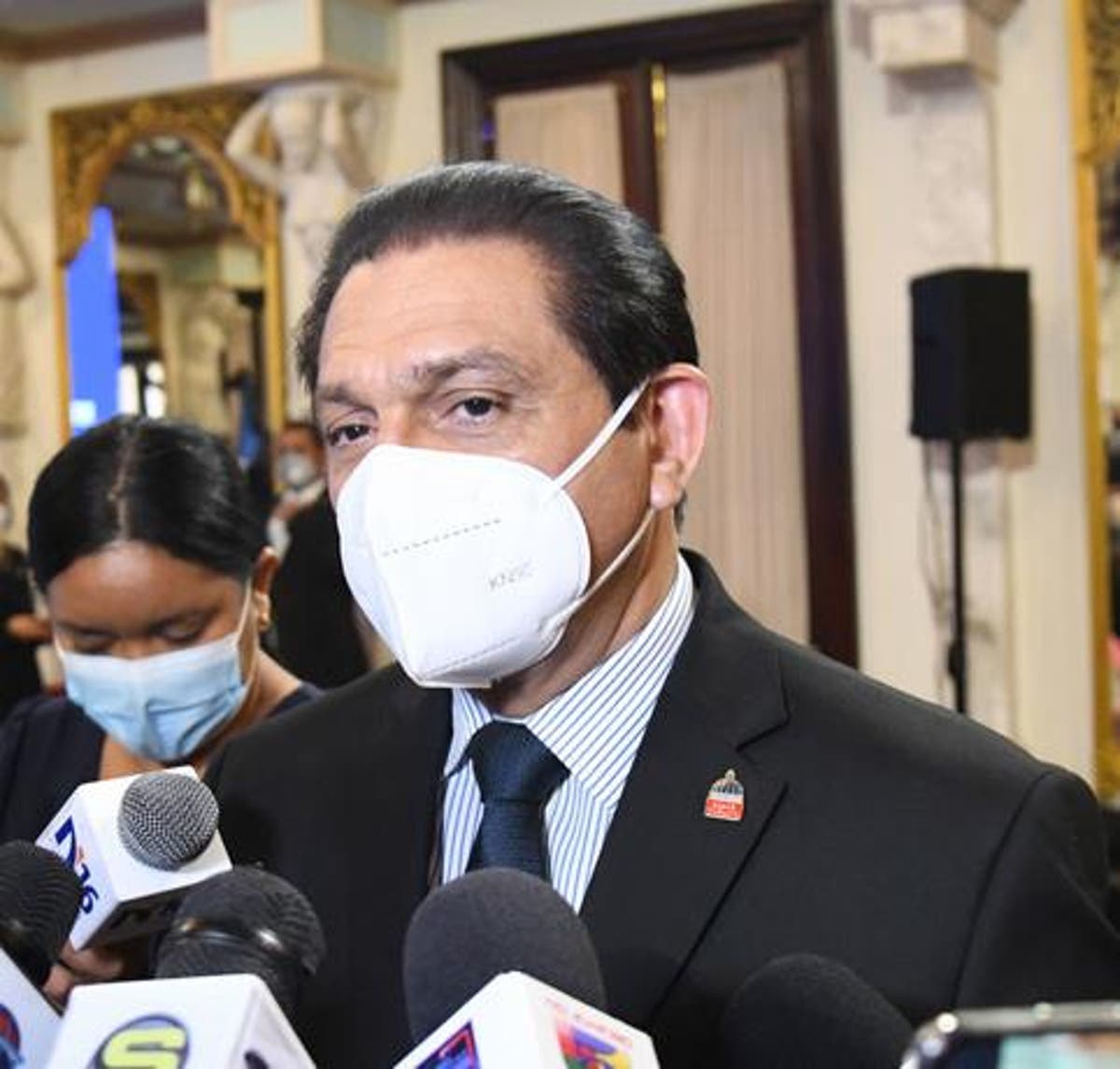 Daniel Rivera Suspenden directivos de Salud en Baní