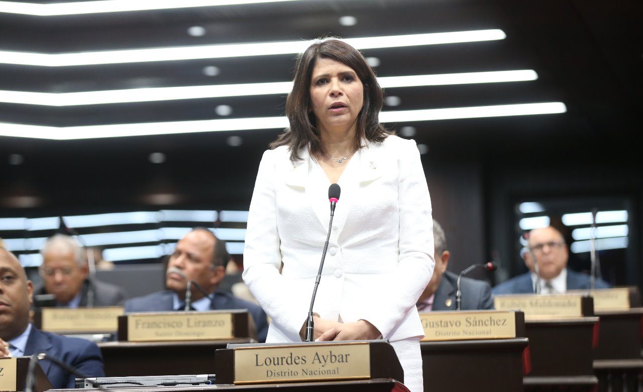 Exigen a diputada de la Fuerza