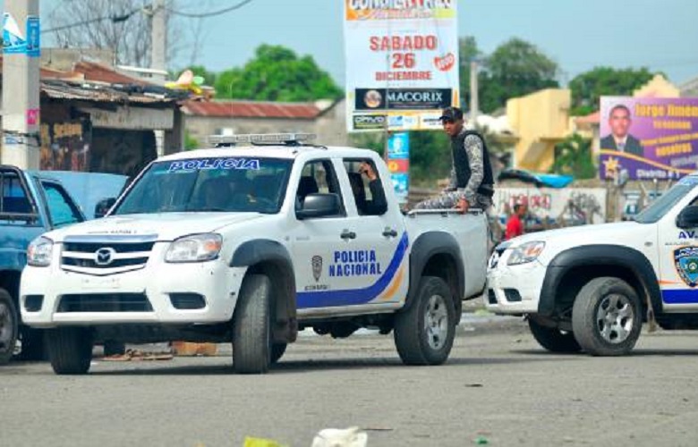 Reciben a pedradas agentes de la Policía en San Juan