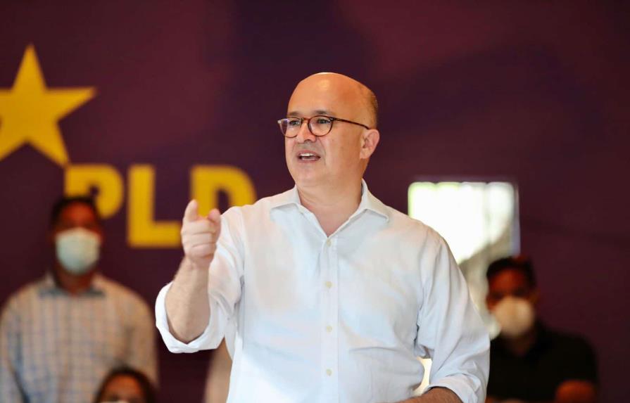 Domínguez Brito advierte a Abinaderque lo sigue esperando