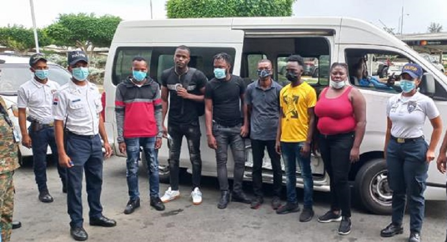 Detienen haitiana acusada de estafar a 7 compatriotas con visas falsas para viajar a Guatemala y Colombia