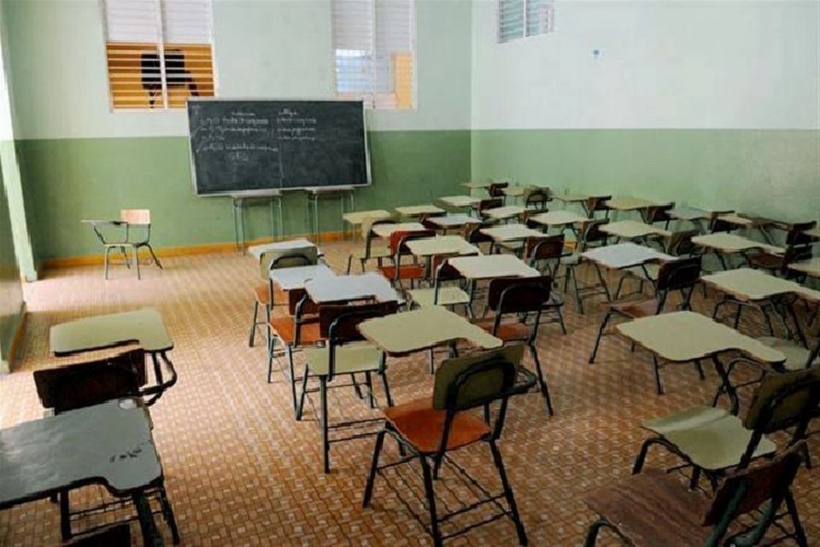 Educación licitó 35 mil butacas y reparará las existentes para lidiar con el déficit de asientos