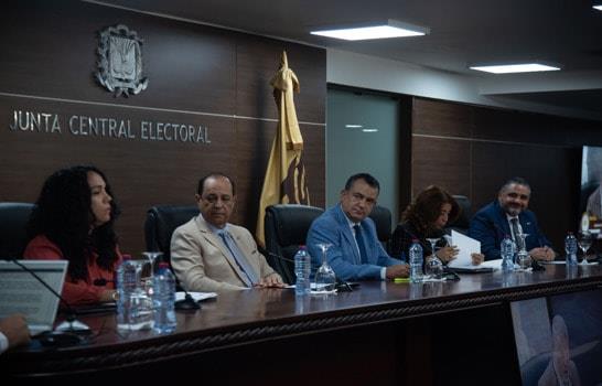 Partidos presentan a JCE posiciones sobre resolución para ...