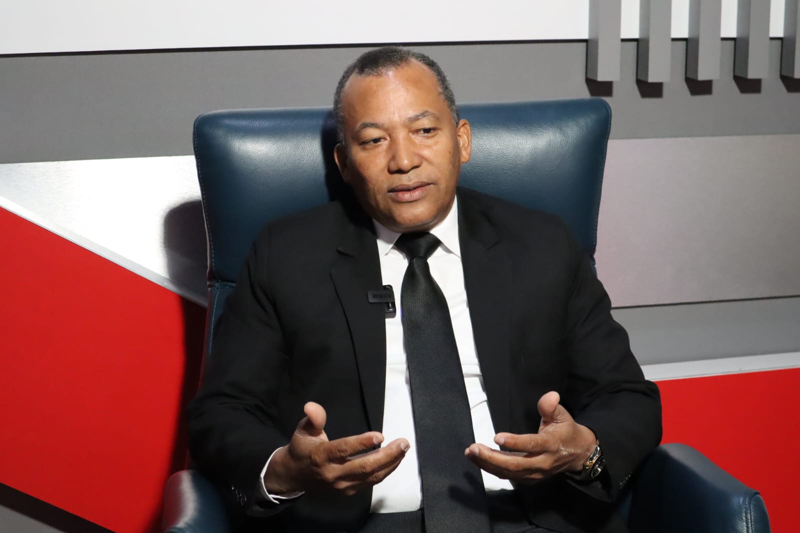 Bunel Ramírez asegura declaraciones de Yenni Berenice podrían llevarla a juicio disciplinario