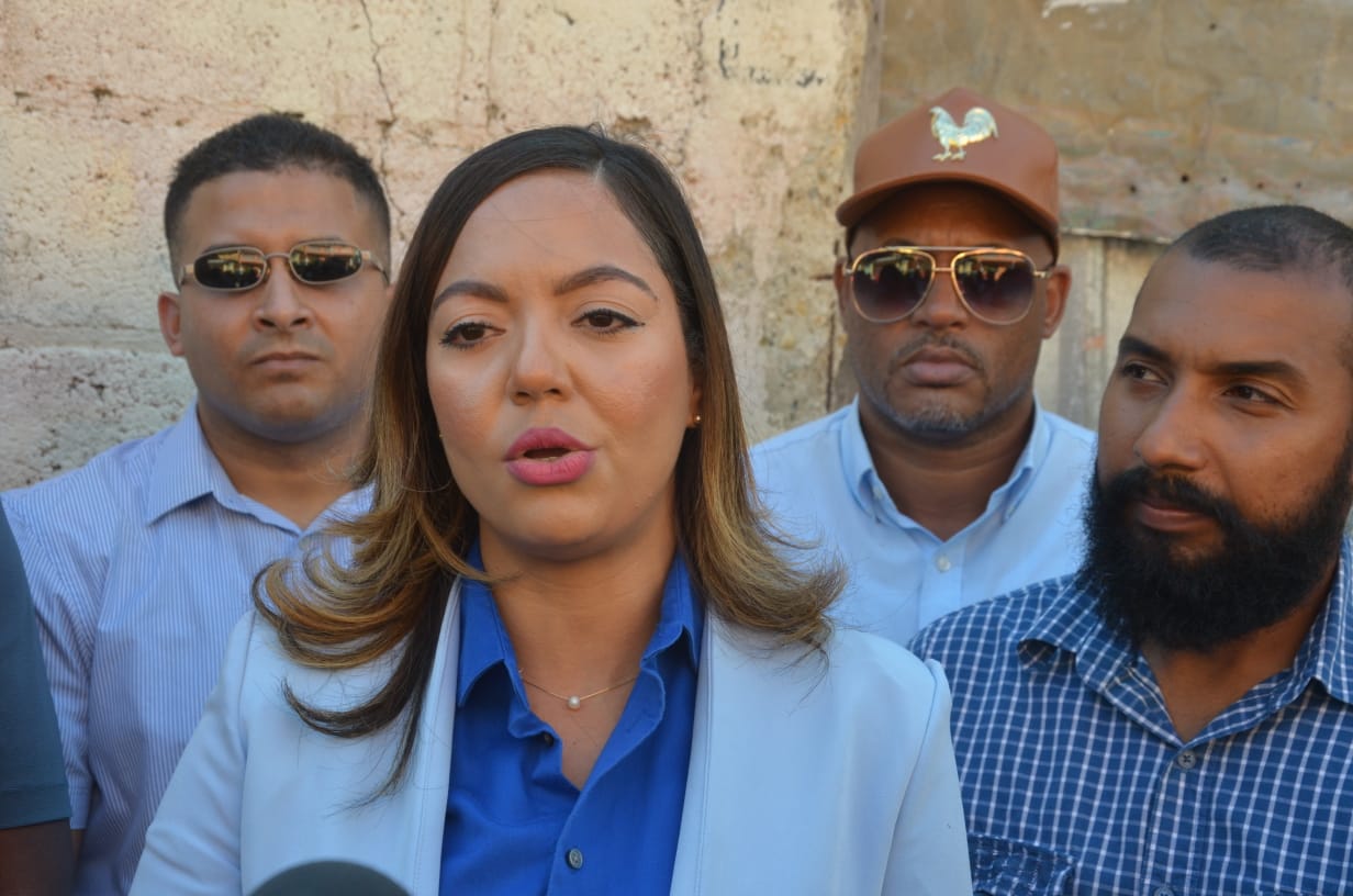 Leandra Acosta cuestiona administración de Manuel Jiménez