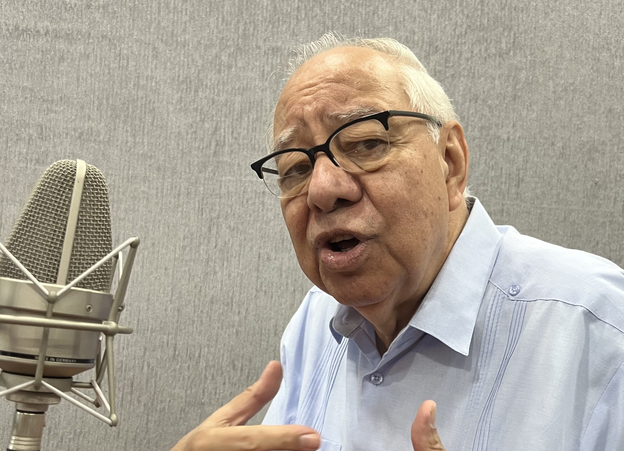Rafael Julián dice EEUU promueve diversidad sexual para desviar la atención de drogadicción