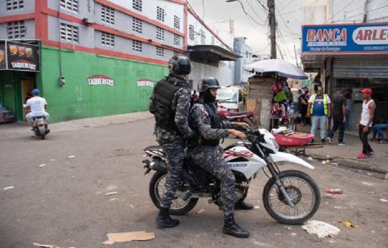 Dos Policías Bajo Investigación Por Muert3 De Adolescente En Boca Chica Las Calientes Del Sur 7361