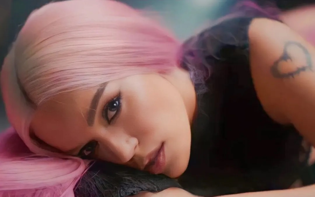 Con "Bichota season" Karol G lanzará versión deluxe de "Mañana será