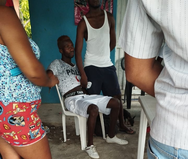 Comunitarios capturan haitiano que habría mat4do a una mujer en Azua