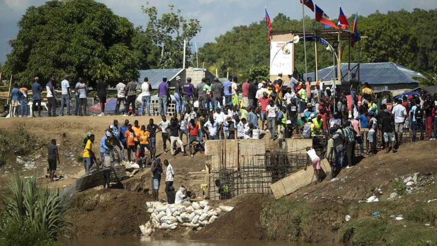 Construcción De Canal En Río Masacre Sigue A Pesar De Medidas Del Gobierno Dominicano Las 5779