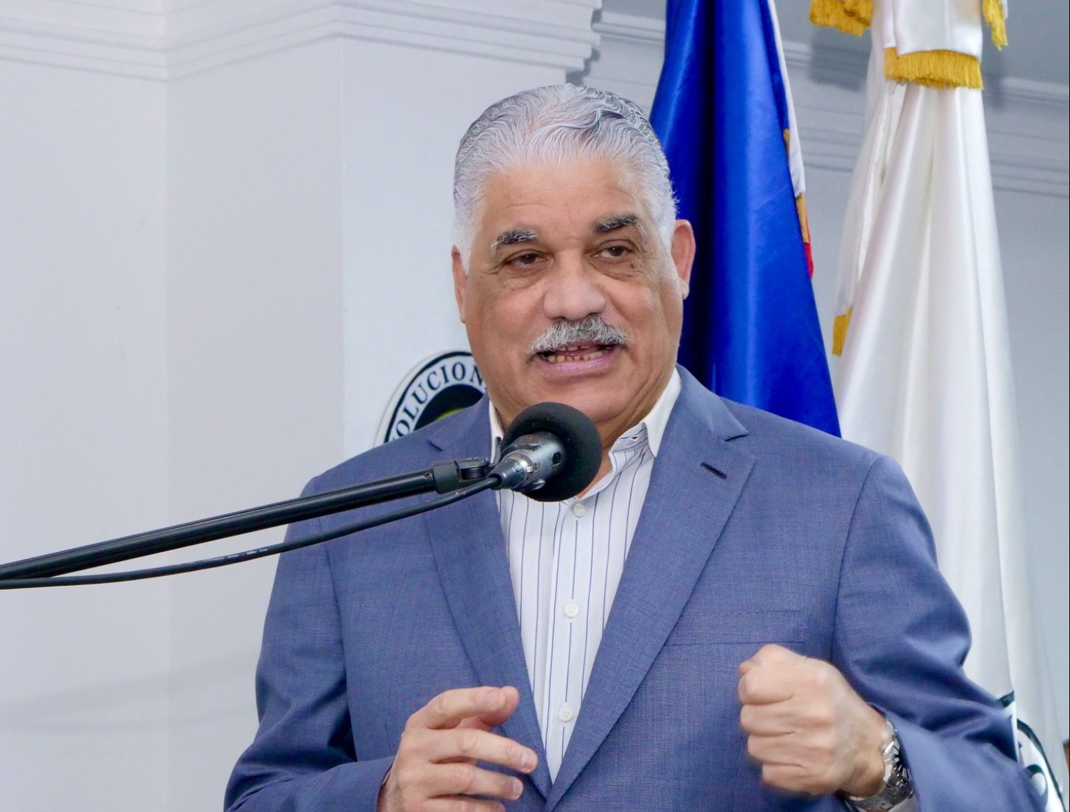 Miguel Vargas deplora deterioro en el sector salud