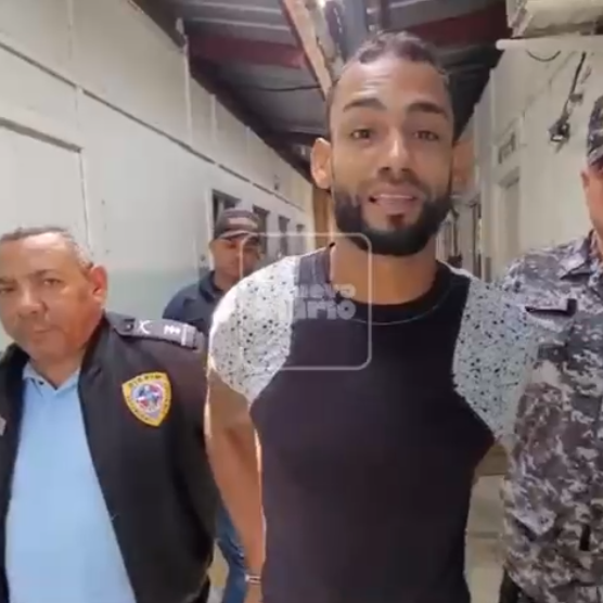 HIJO SE ENTREGA