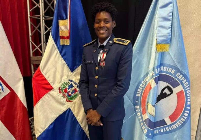 Marileidy Paulino y otros atletas olímpicos son ascendidos de rango en la Fuerza Aérea Dominicana