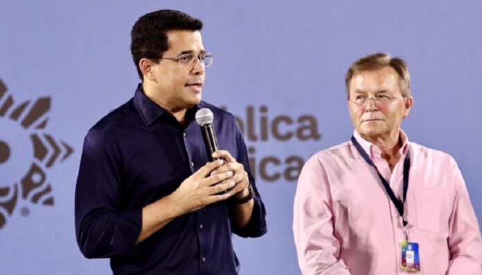 Ministro de Turismo se compromete a continuar apoyando organización de torneos ATP en el país