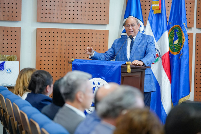 Rafael Santos Badía insta a presidentes a activar las competencias vinculantes al Parlacen