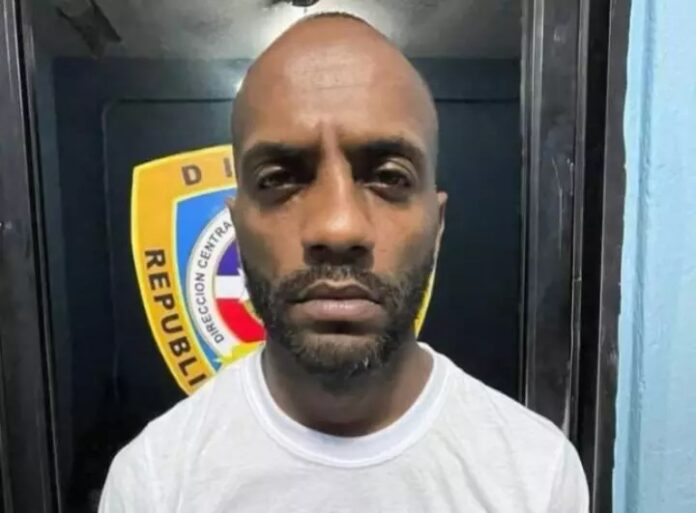 Hombre detenido por homicidio es apuñalado por otro recluso en destacamento de Moca