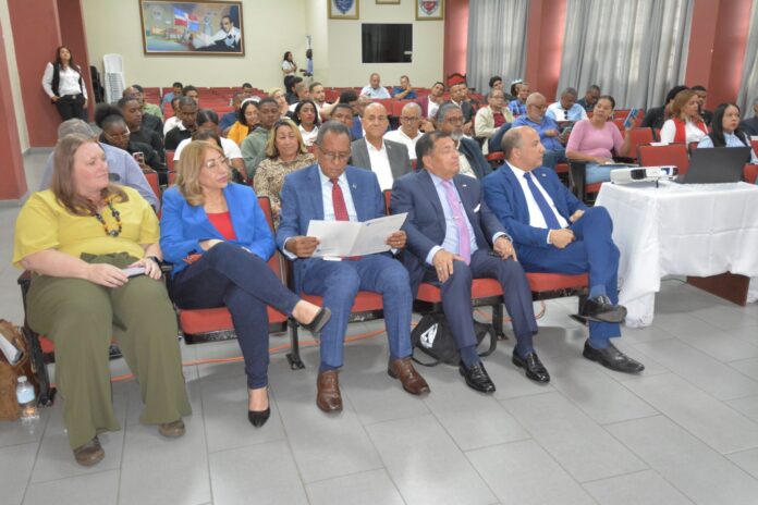 UASD realiza panel sobre elecciones EEUU La democracia no se limita a los procesos electorales 1