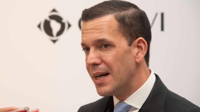 Un año después del escándalo, Hugo Beras se defiende por contrato entre Intrant y Transcore Latam