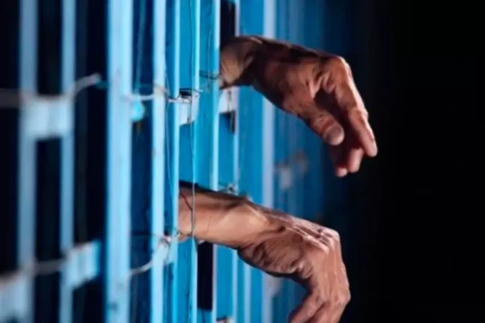 Condenan a 20 años de prisión a hombre que violó y embarazó a su hijastra de 16 años