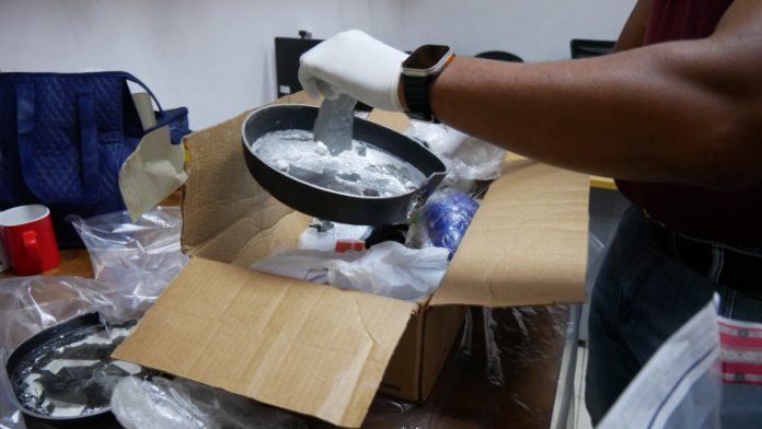Ocupan dos sartenes rellenos de cocaína que serían enviados a Alemania