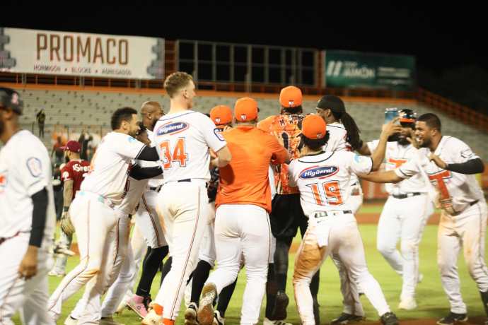 Adames responde y Toros dejan a los Gigantes