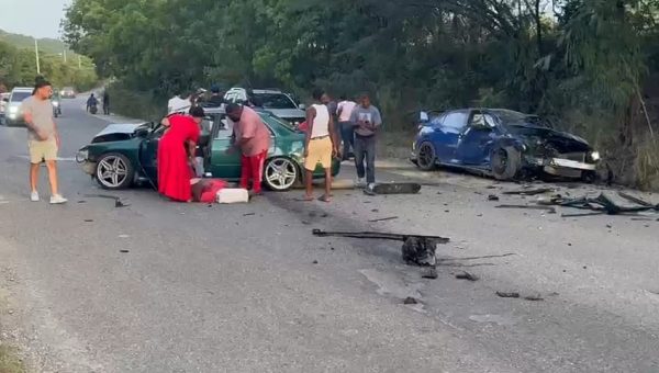 Al menos cuatro heridos en accidente de tránsito en Las Caobas, Santiago