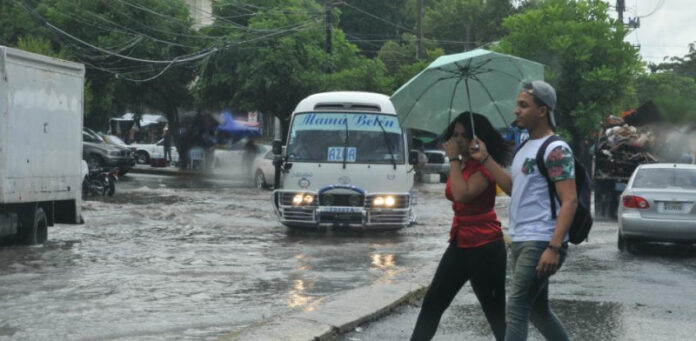 Este sábado se esperan lluvias por vaguada y onda tropical