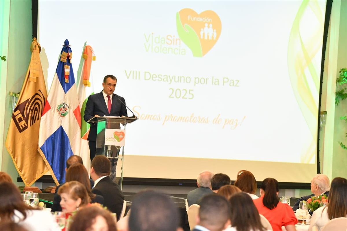 Presidente de la JCE llama a ejercer masculinidad responsable y educar ...
