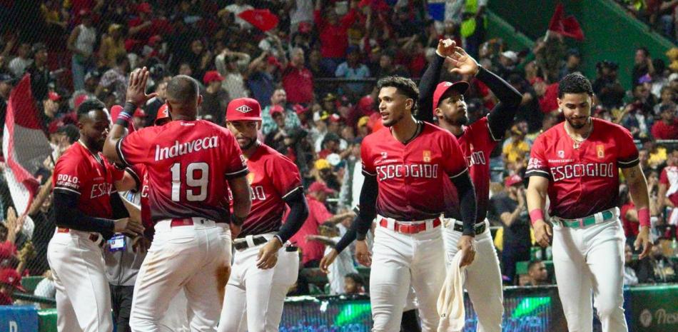 El Escogido triunfa y se aleja en el primer lugar del Round Robin - Las ...