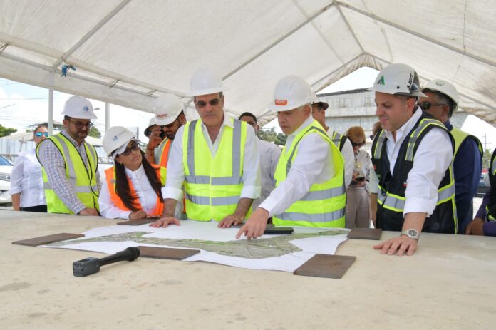 Abinader afirma realizó la mayor descentralización de obras en la historia del país