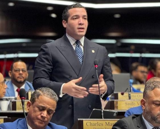 Charlie Mariotti cuestiona apagón; pide explicar uso de RD$90 mil millones destinados al sistema eléctrico