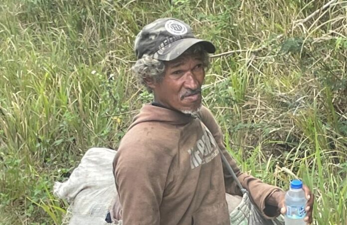 Denuncian hombre permanece desorientado en carretera Quisqueya, SPM