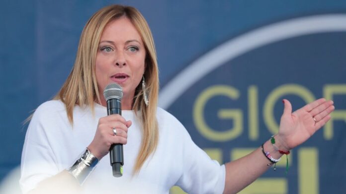 Meloni reivindica ante Vance antes de los JJ.OO un futuro de «valores occidentales»