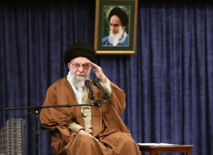 La televisión pública iraní confirma la muerte del ayatolá Ali Jameneí